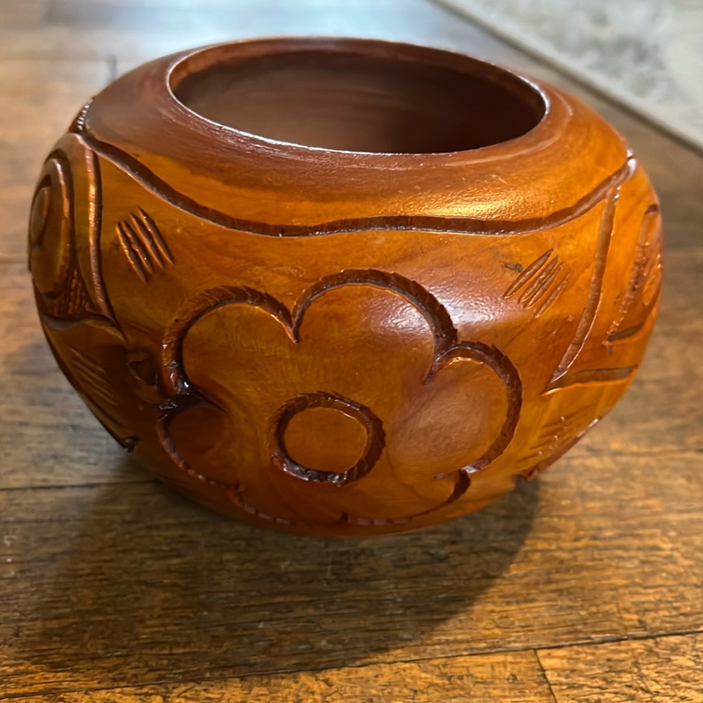 Craved wooden bowl